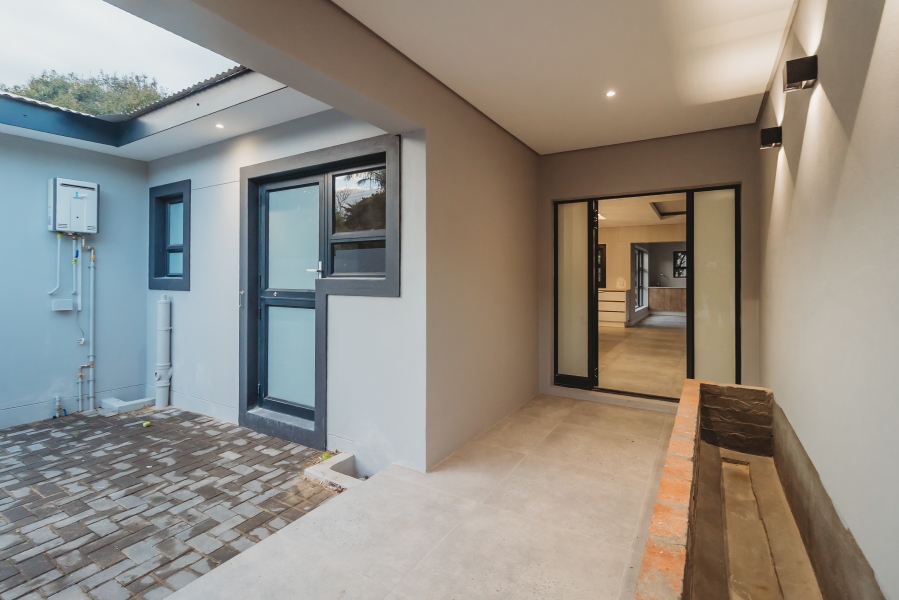 4 Bedroom Property for Sale in Denver Park Western Cape